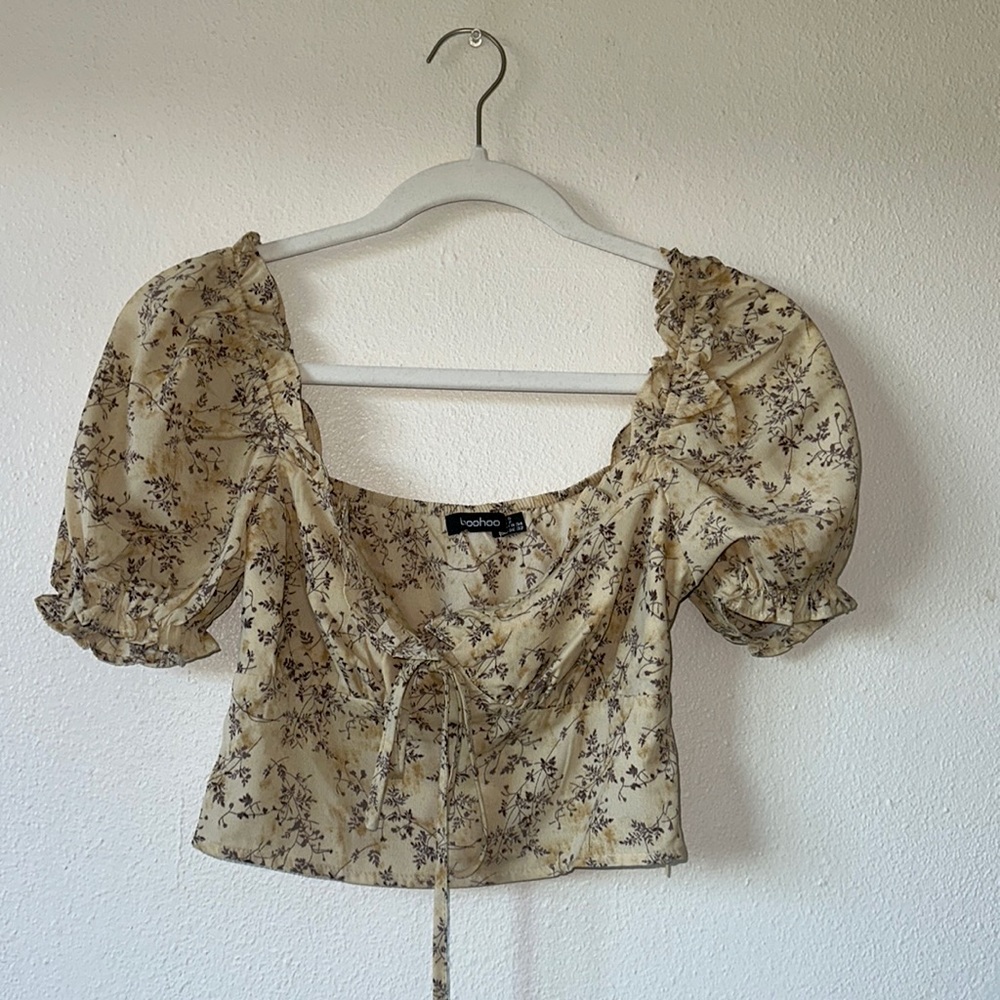 Silky boohoo short sleeve top